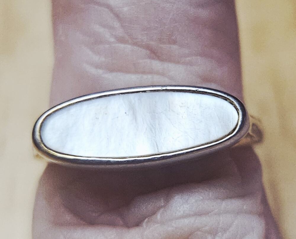 VINTAGE AVON OVAL MOTHER OF PEARL GOLD TONE SIZE